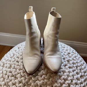 CHINESE LAUNDRY FILIP CHELSEA BOOTIE